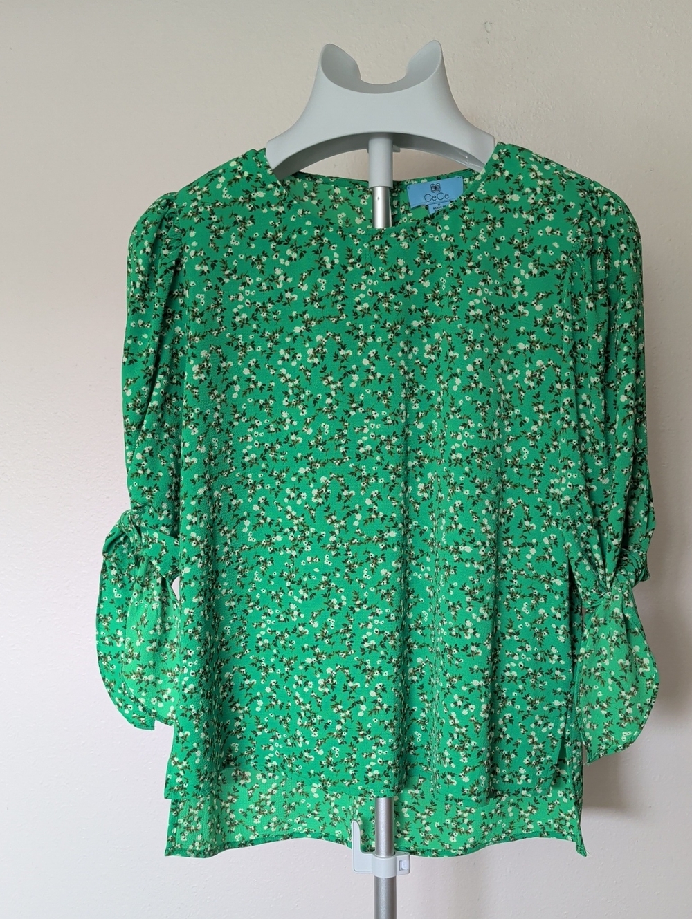 CeCe Bright Green Floral Tie-Sleeve Blouse